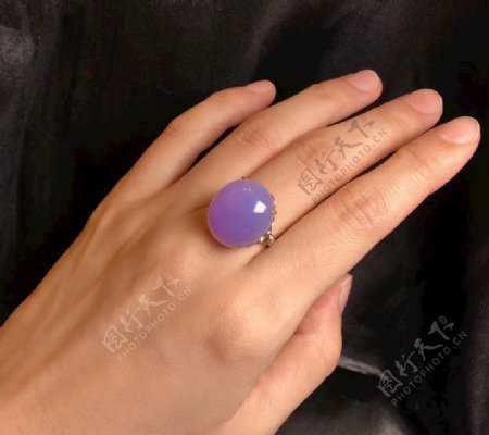 翡翠紫罗兰戒指