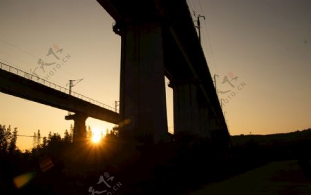 夕阳高架桥