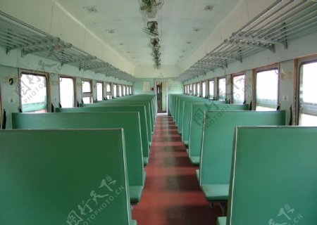 中国铁路22型硬座客车内景图片