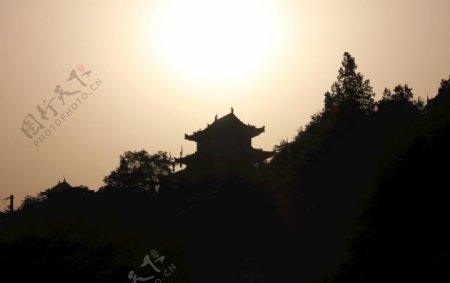 西安城墙落日余晖夕阳图片