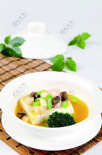 南北热菜海皇豆腐盏图片
