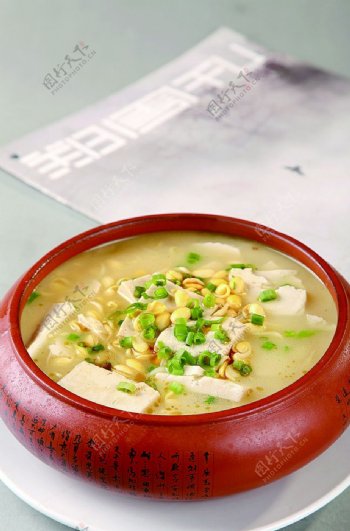 南北热菜小豆芽煨豆腐图片